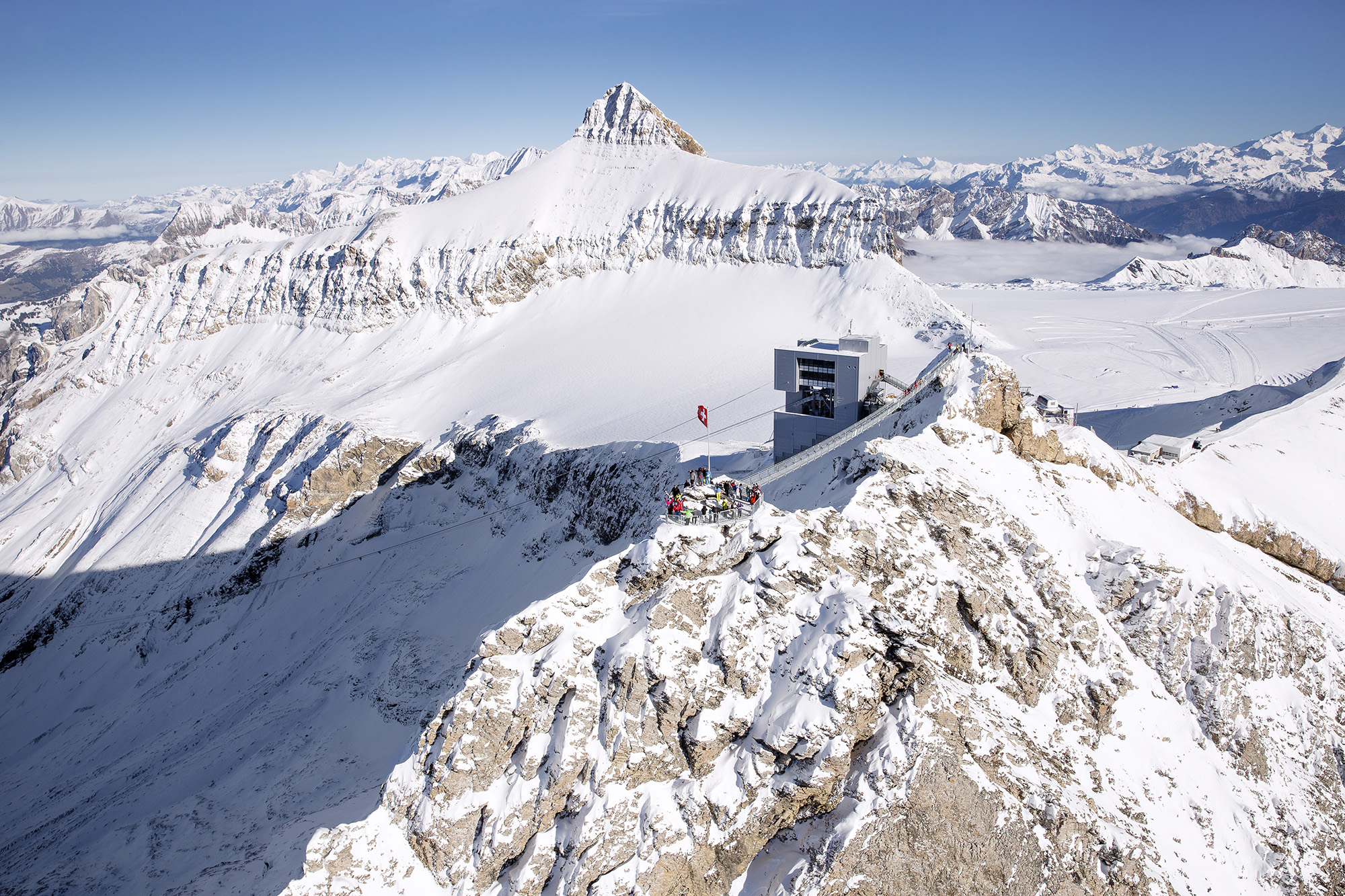 kt_2020_320_Keytours_excursions_Swisstours_glacier3000_peak_walk2_2048_10