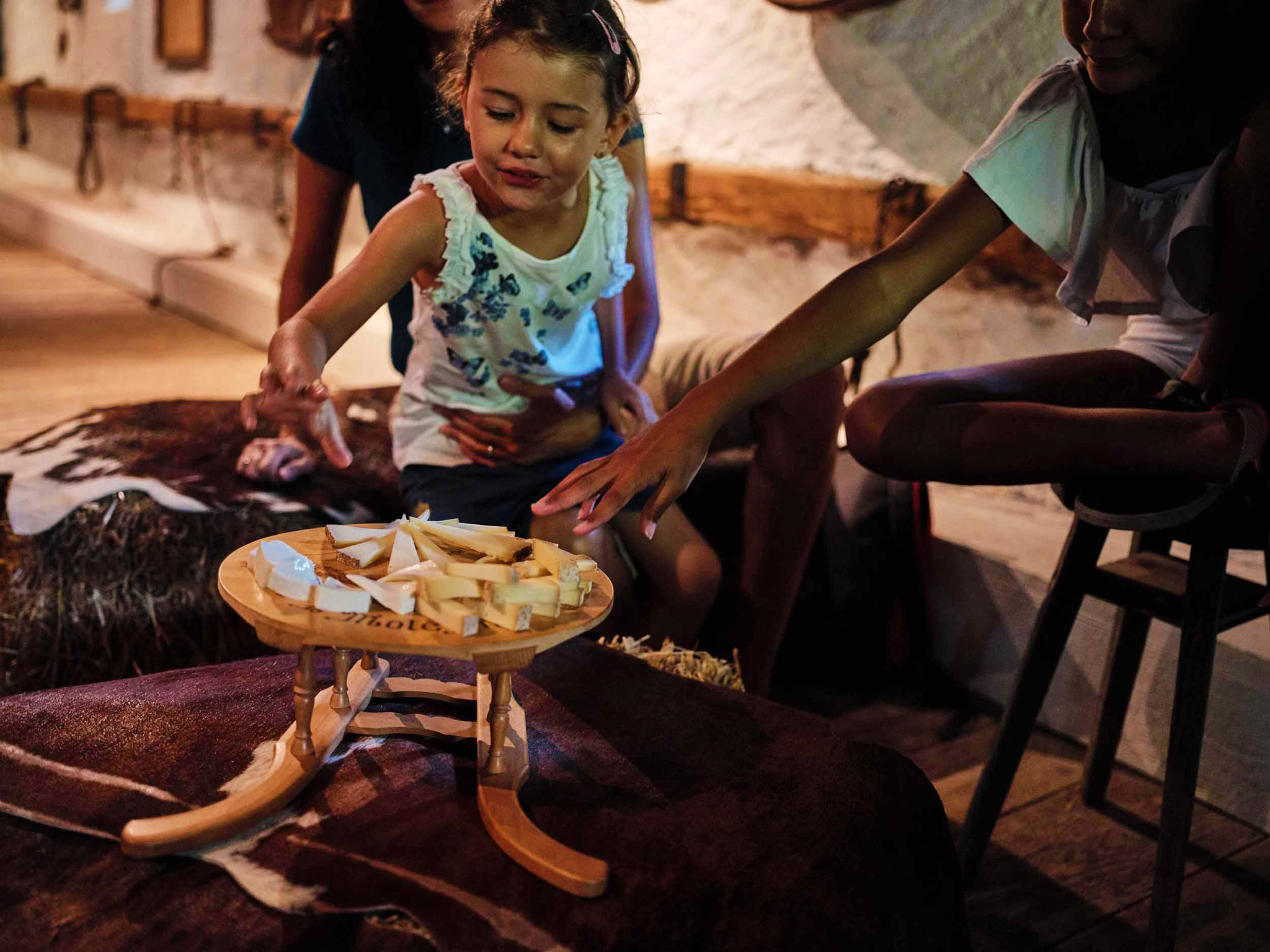 kt_2020_350_Keytours_excursions_Swisstours_gruyères_fromagerie_alpage2_2048_10