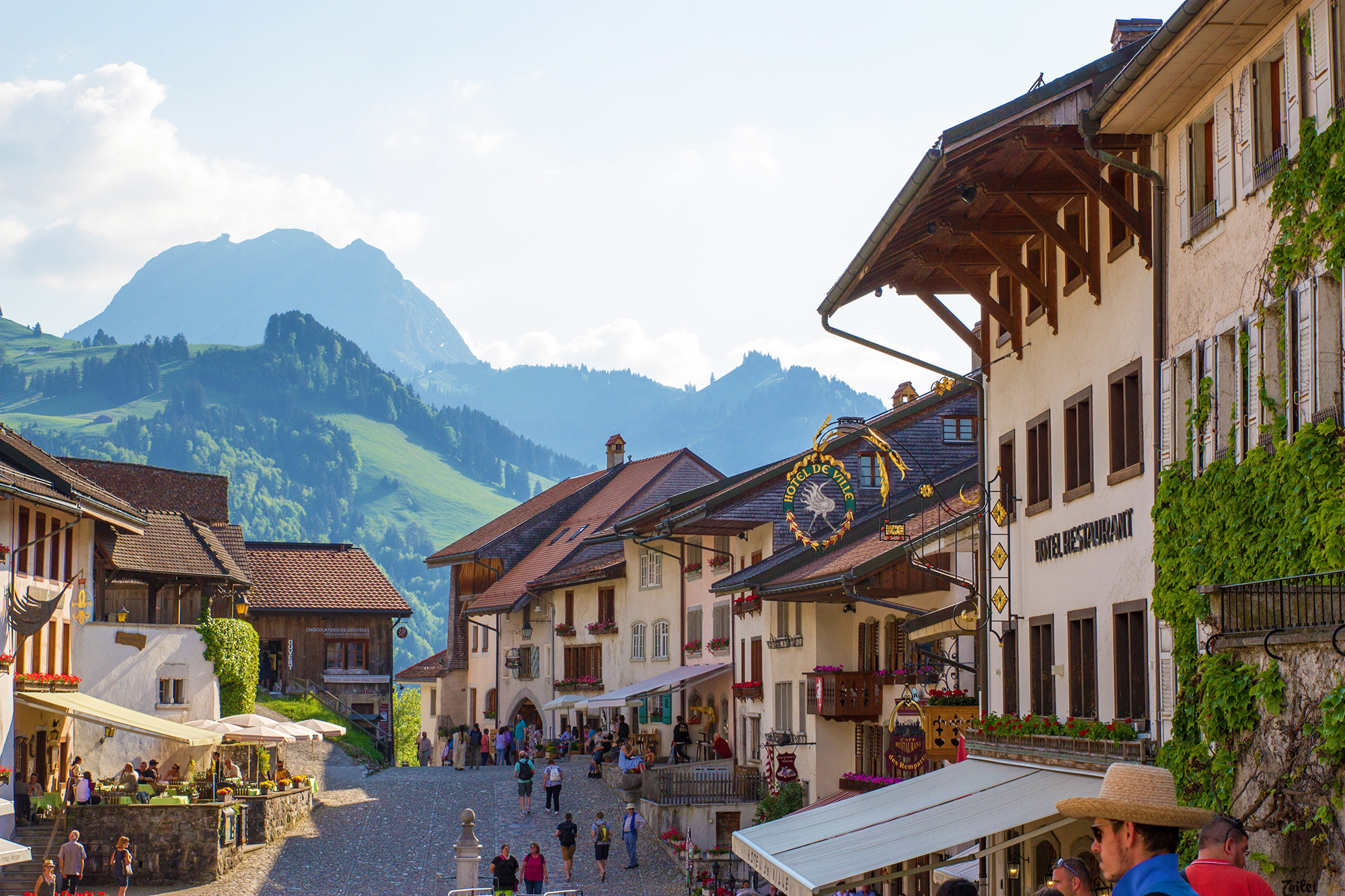 kt_2020_350_Keytours_excursions_Swisstours_gruyères_village11_2048_10