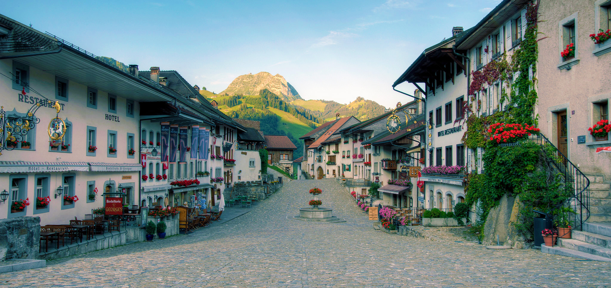 kt_2020_350_Keytours_excursions_Swisstours_gruyères_village3_2048_10