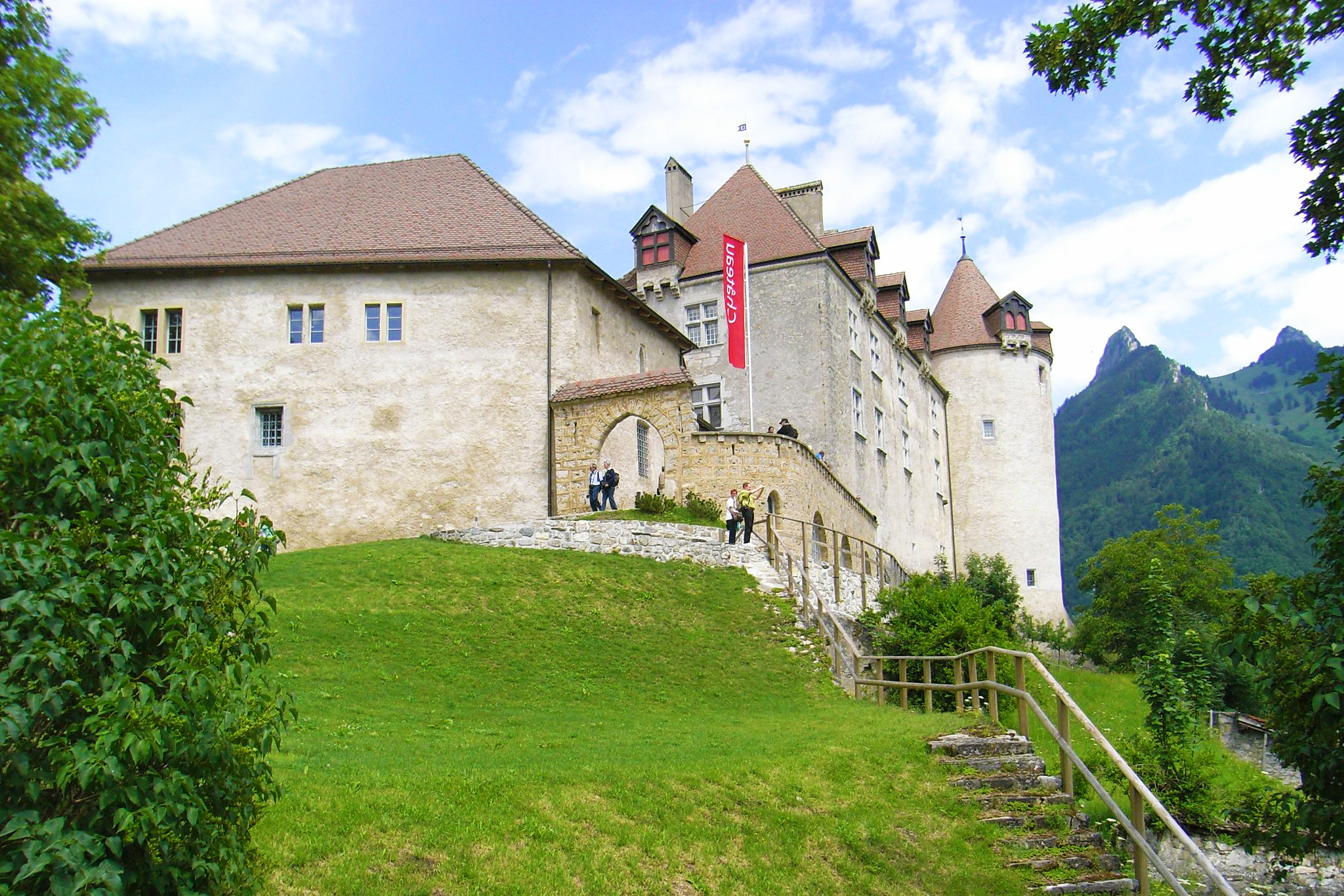 kt_2020_350_Keytours_excursions_Swisstours_gruyères_village5_2048_10